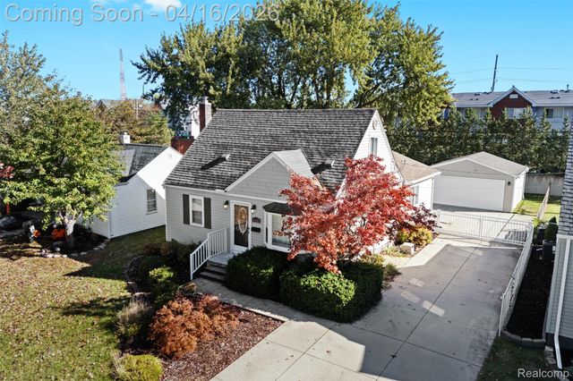 4350 Mandalay Avenue, Royal Oak, MI 48073