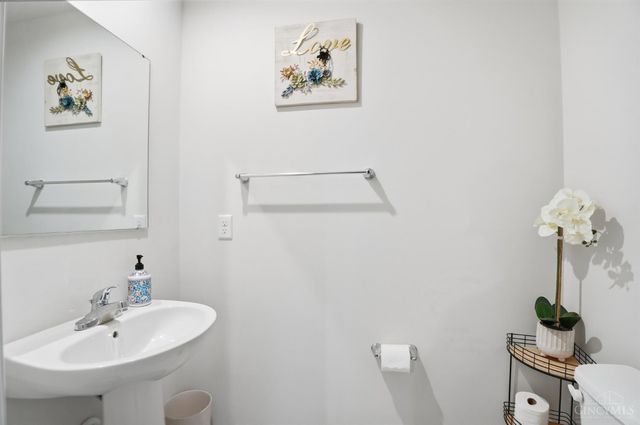 5908 Cresting Drive, Middletown, OH 45042