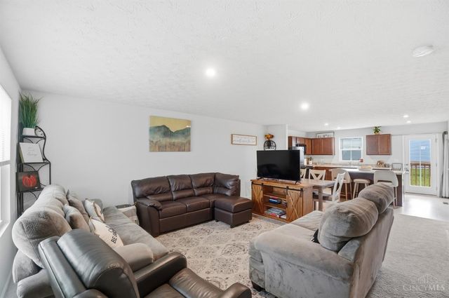 5908 Cresting Drive, Middletown, OH 45042