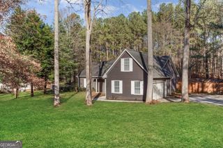 5051 Cliff Top Drive, Loganville, GA 30052