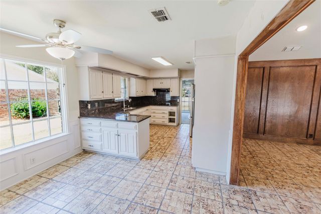 1710 Kingsborough Drive, Arlington, TX 76015