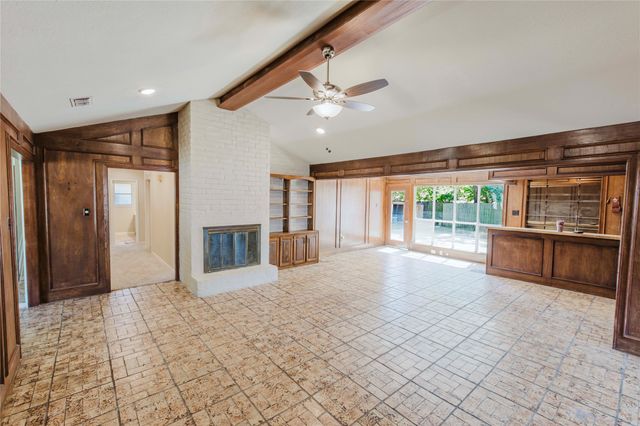 1710 Kingsborough Drive, Arlington, TX 76015