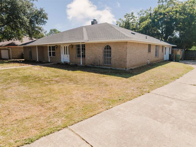 1710 Kingsborough Drive, Arlington, TX 76015