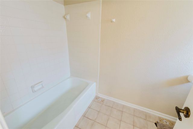 1710 Kingsborough Drive, Arlington, TX 76015