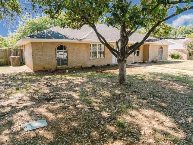 1710 Kingsborough Drive, Arlington, TX 76015