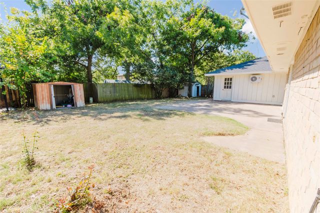 1710 Kingsborough Drive, Arlington, TX 76015