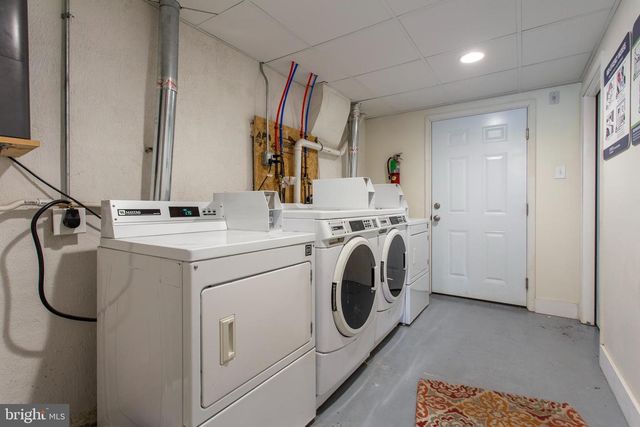 922 S 49TH ST, Philadelphia, PA 19143