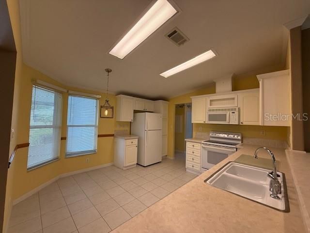 8410 CASTLE GARDEN ROAD, Palmetto, FL 34221