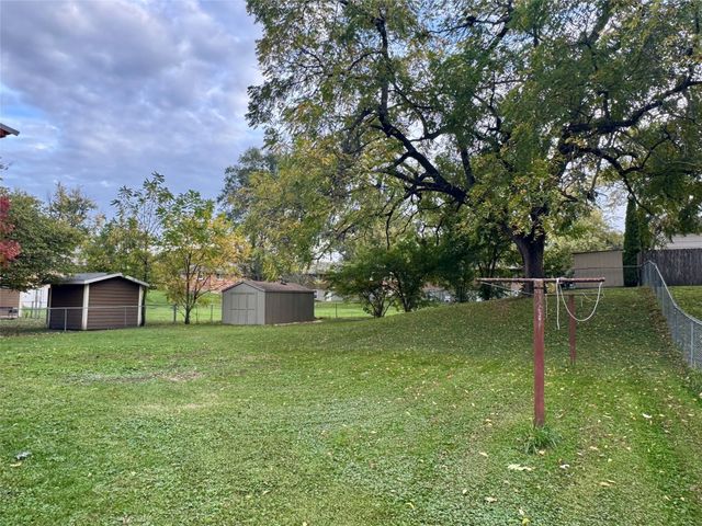 1210 Highview Drive, Des Moines, IA 50315