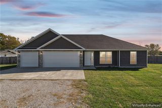 383 SE 981 N/A, Knob Noster, MO 65336