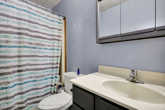 2300 Byrnes Road, Lansing, MI 48906