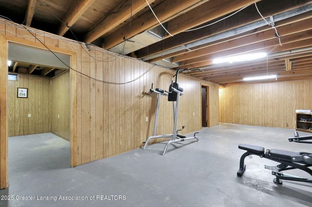 2300 Byrnes Road, Lansing, MI 48906