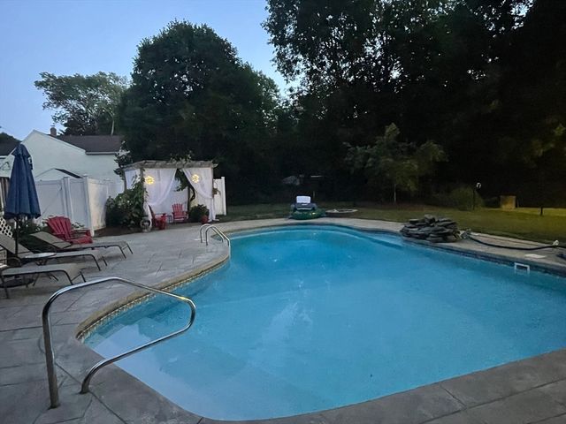 27 Bliss Ave, Mansfield, MA 02048