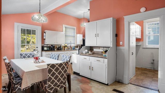 166 W Belle Street, Henderson, NC 27536