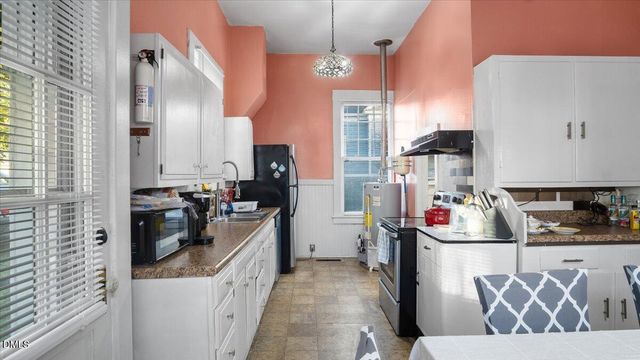 166 W Belle Street, Henderson, NC 27536