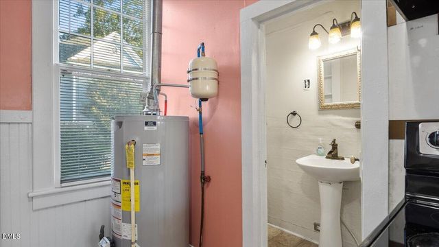 166 W Belle Street, Henderson, NC 27536