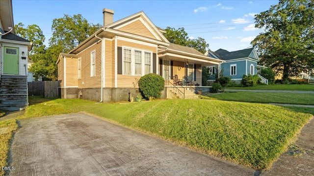166 W Belle Street, Henderson, NC 27536