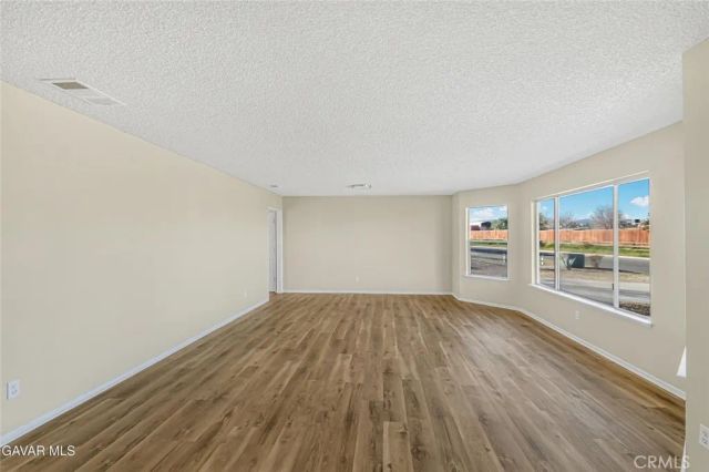 37324 97th Street East, Littlerock, CA 93543