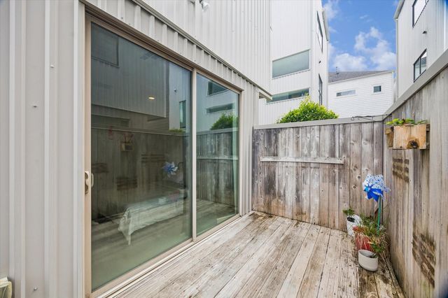 1153 W 17th Street, Houston, TX 77008