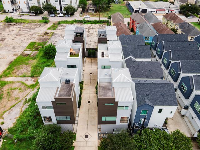 1153 W 17th Street, Houston, TX 77008