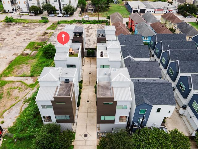 1153 W 17th Street, Houston, TX 77008