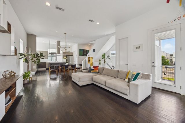 1153 W 17th Street, Houston, TX 77008