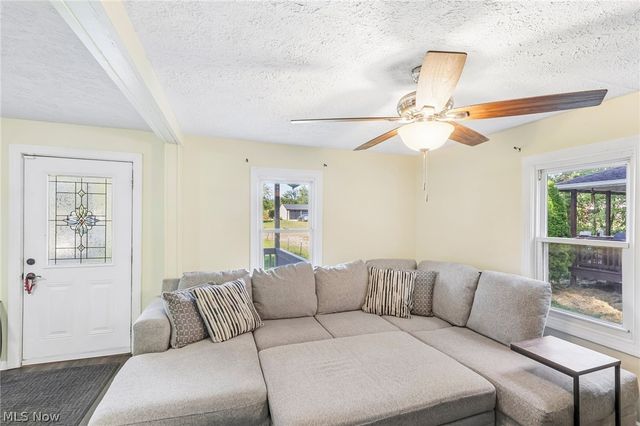 4006 Hiram Road NW, Canton, OH 44718