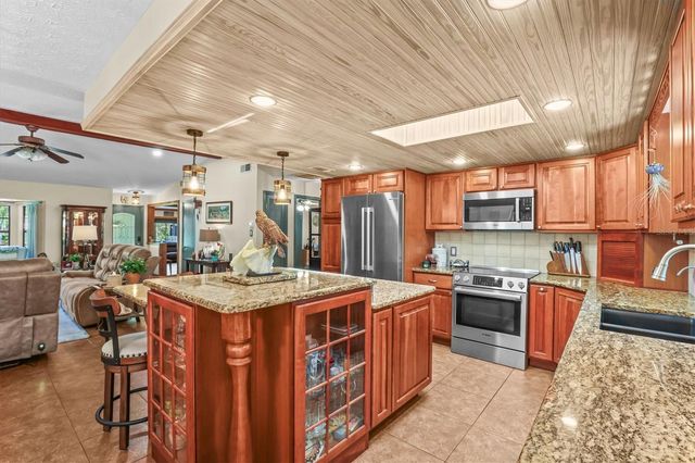9032 BIRMINGHAM AVENUE, Weeki Wachee, FL 34613