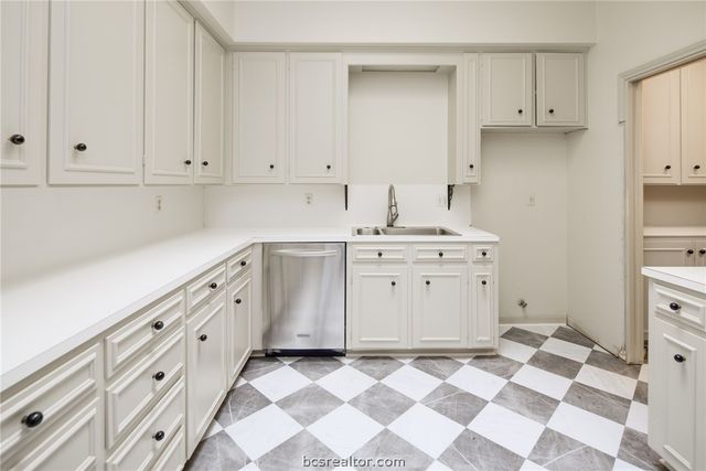 800 Dogwood Lane, Bryan, TX 77802