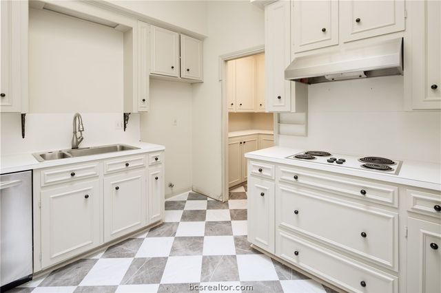 800 Dogwood Lane, Bryan, TX 77802