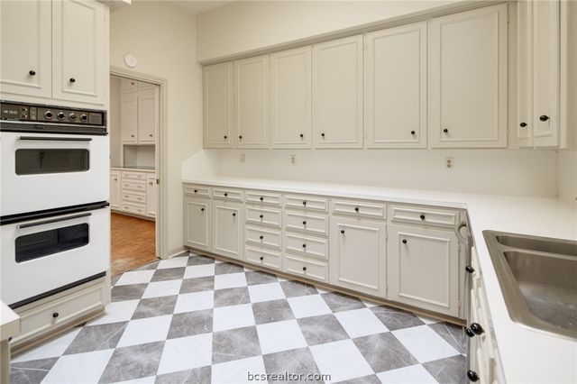 800 Dogwood Lane, Bryan, TX 77802