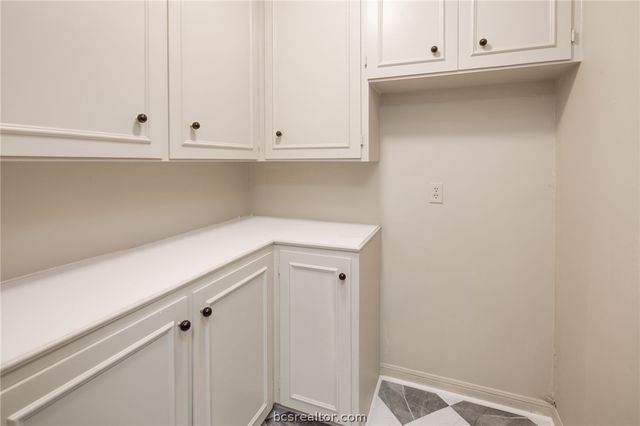 800 Dogwood Lane, Bryan, TX 77802