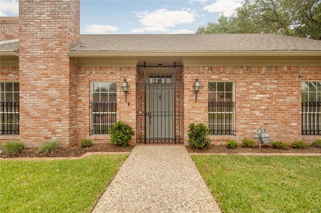 800 Dogwood Lane, Bryan, TX 77802