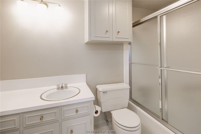 800 Dogwood Lane, Bryan, TX 77802