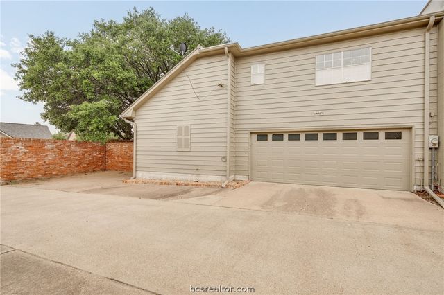 800 Dogwood Lane, Bryan, TX 77802