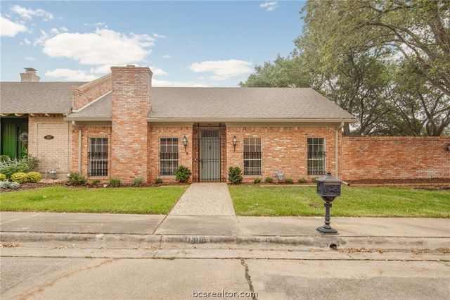 800 Dogwood Lane, Bryan, TX 77802
