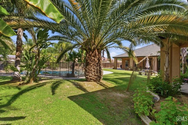 15506 Domaine Chandon Avenue, Bakersfield, CA 93314