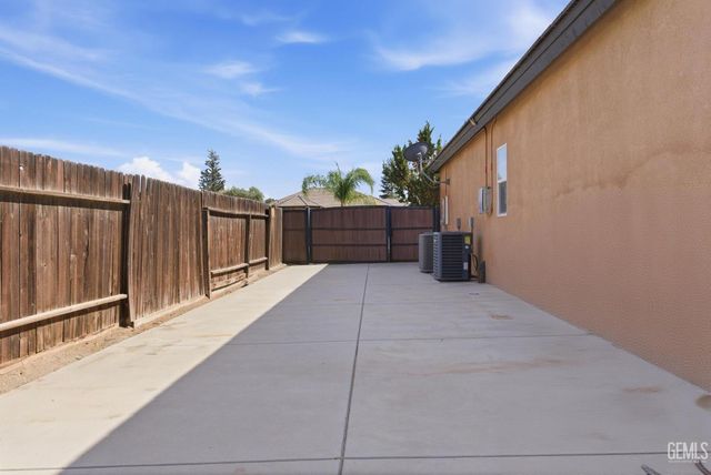 15506 Domaine Chandon Avenue, Bakersfield, CA 93314