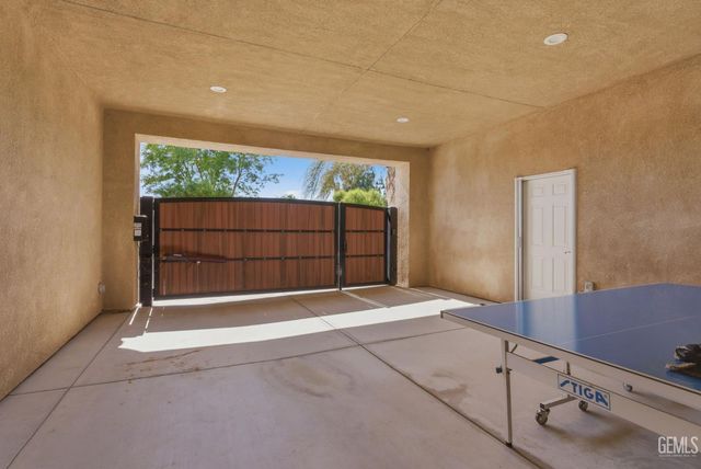 15506 Domaine Chandon Avenue, Bakersfield, CA 93314