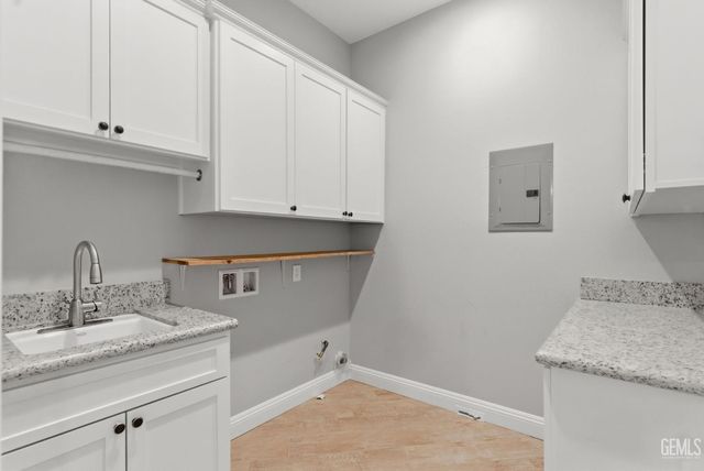 15506 Domaine Chandon Avenue, Bakersfield, CA 93314