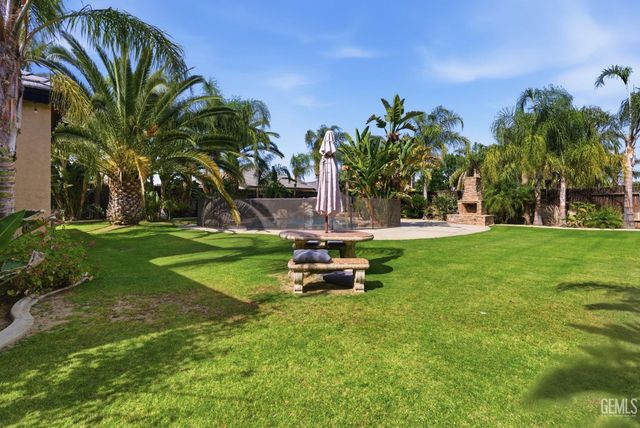 15506 Domaine Chandon Avenue, Bakersfield, CA 93314