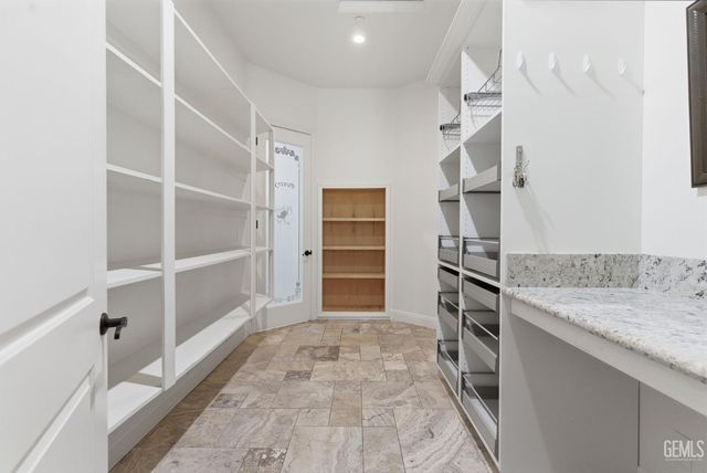 15506 Domaine Chandon Avenue, Bakersfield, CA 93314