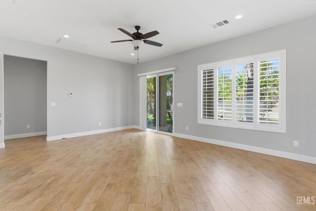 15506 Domaine Chandon Avenue, Bakersfield, CA 93314