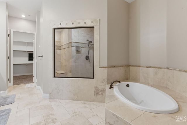 15506 Domaine Chandon Avenue, Bakersfield, CA 93314