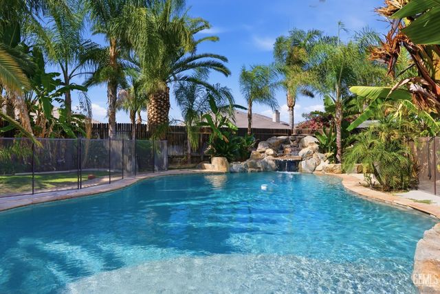 15506 Domaine Chandon Avenue, Bakersfield, CA 93314