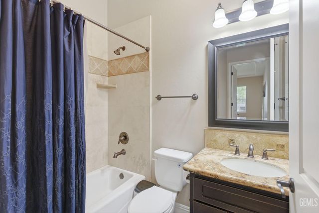 15506 Domaine Chandon Avenue, Bakersfield, CA 93314