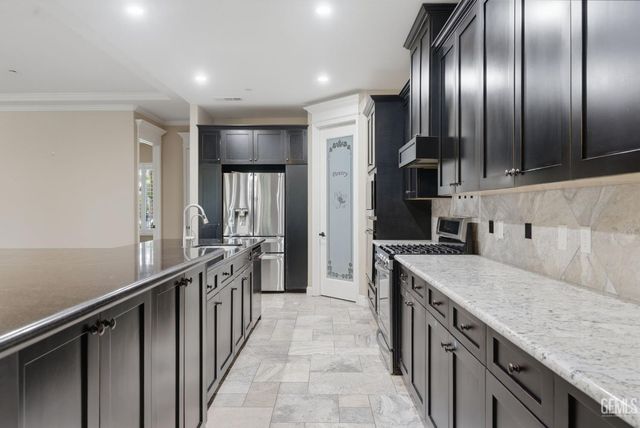 15506 Domaine Chandon Avenue, Bakersfield, CA 93314
