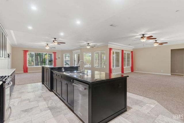 15506 Domaine Chandon Avenue, Bakersfield, CA 93314