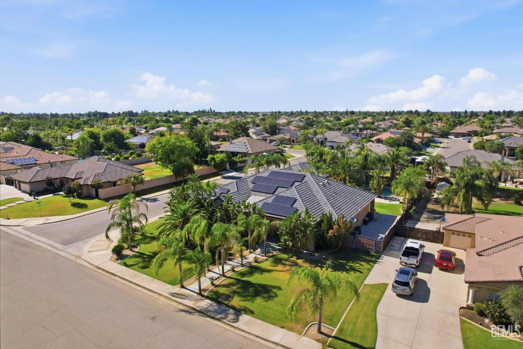 15506 Domaine Chandon Avenue, Bakersfield, CA 93314