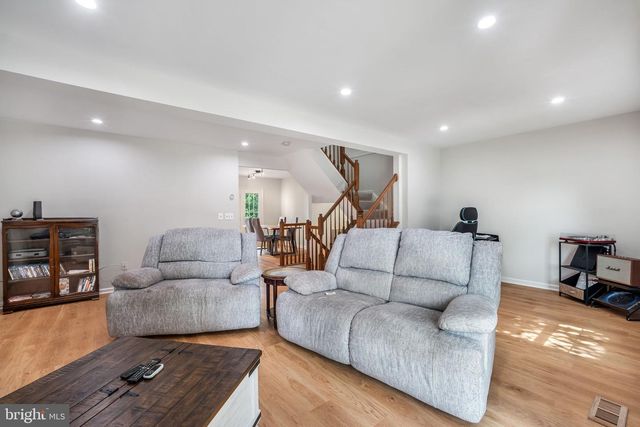 9199 YARROW LN, Manassas, VA 20110